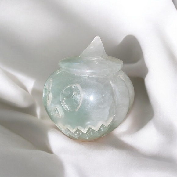 Green Fluorite Carved Jack o Lantern Pumpkin Crystal - Picture 3 of 4